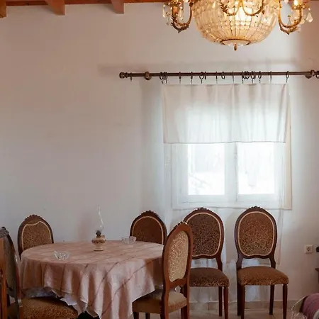 Anna's House *